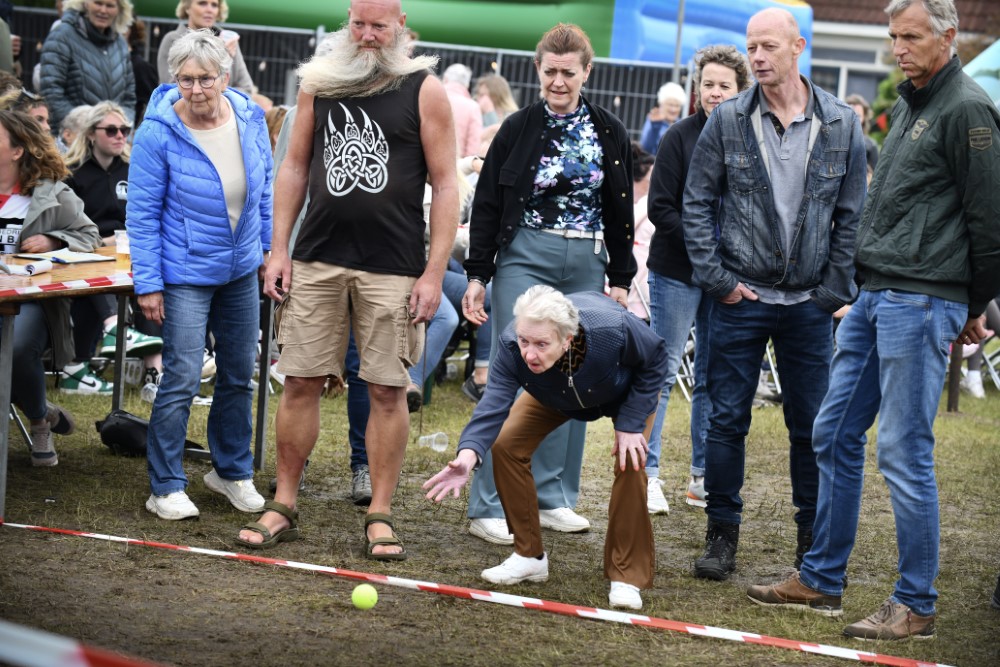 240601 Scharsterbrug dorpsfeest petjeballen kermis 6  1000